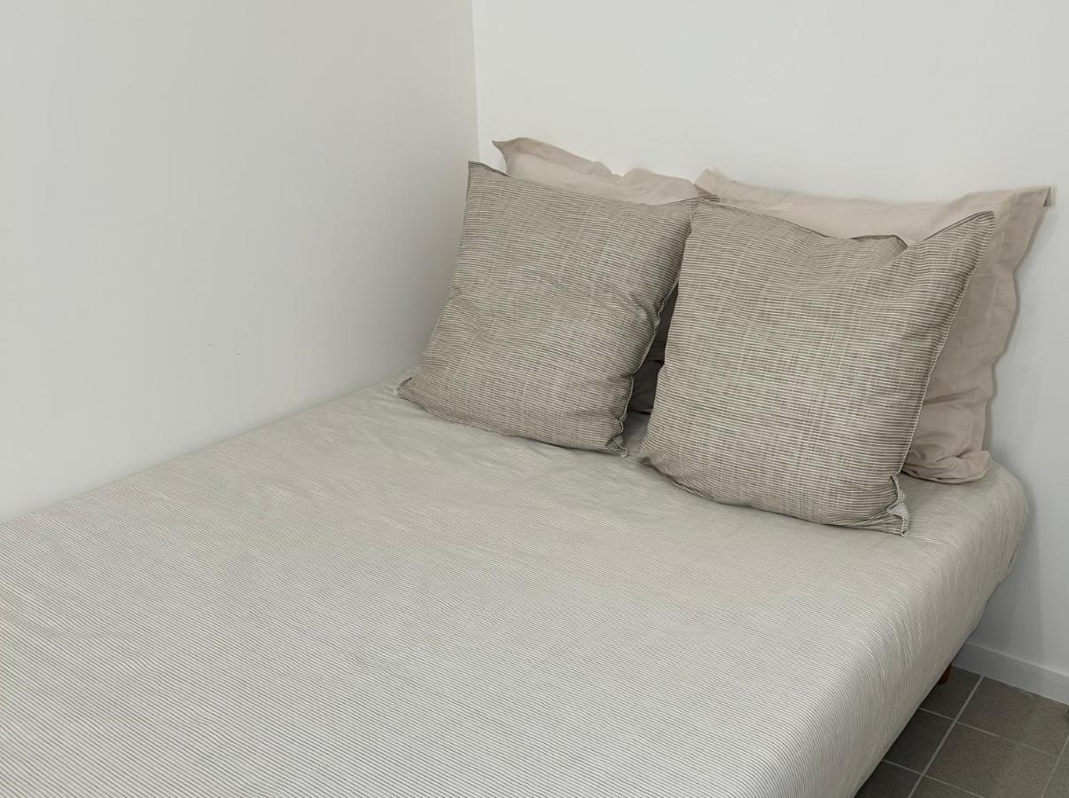De Standing Apartment *